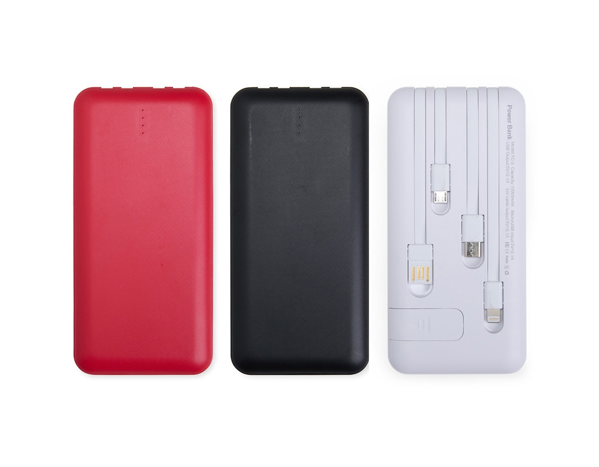 Nosso power bank 10.000mAh 4 em 1 é uma solução prática e eficiente para manter os dispositivos sempre carregados, mesmo quando estiver em movimento. Feito em plástico, este carregador portátil é compatível com diversos dispositivos, pois conta com quatro cabos acoplados: Lightning, tipo-C, micro-USB e USB. Além disso, o power bank possui um suporte lateral integrado, feito para manter o celular na horizontal durante o carregamento, permitindo assistir vídeos ou participar de reuniões enquanto o dispositivo carrega. Funcional, nosso carregador é equipado com duas lanternas para situações de emergência. Sua entrada micro-USB 5V=2.1A e saída USB 5V=2.1A, oferece um desempenho eficiente e rápido para o dia a dia.