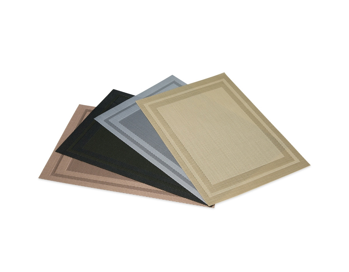 Proteção sem abrir mão do design! Jogo americano feito em PVC resistente e fácil de limpar, ideal para compor mesas de forma funcional, ajudando a proteger superfícies contra calor, líquidos e sujeiras.