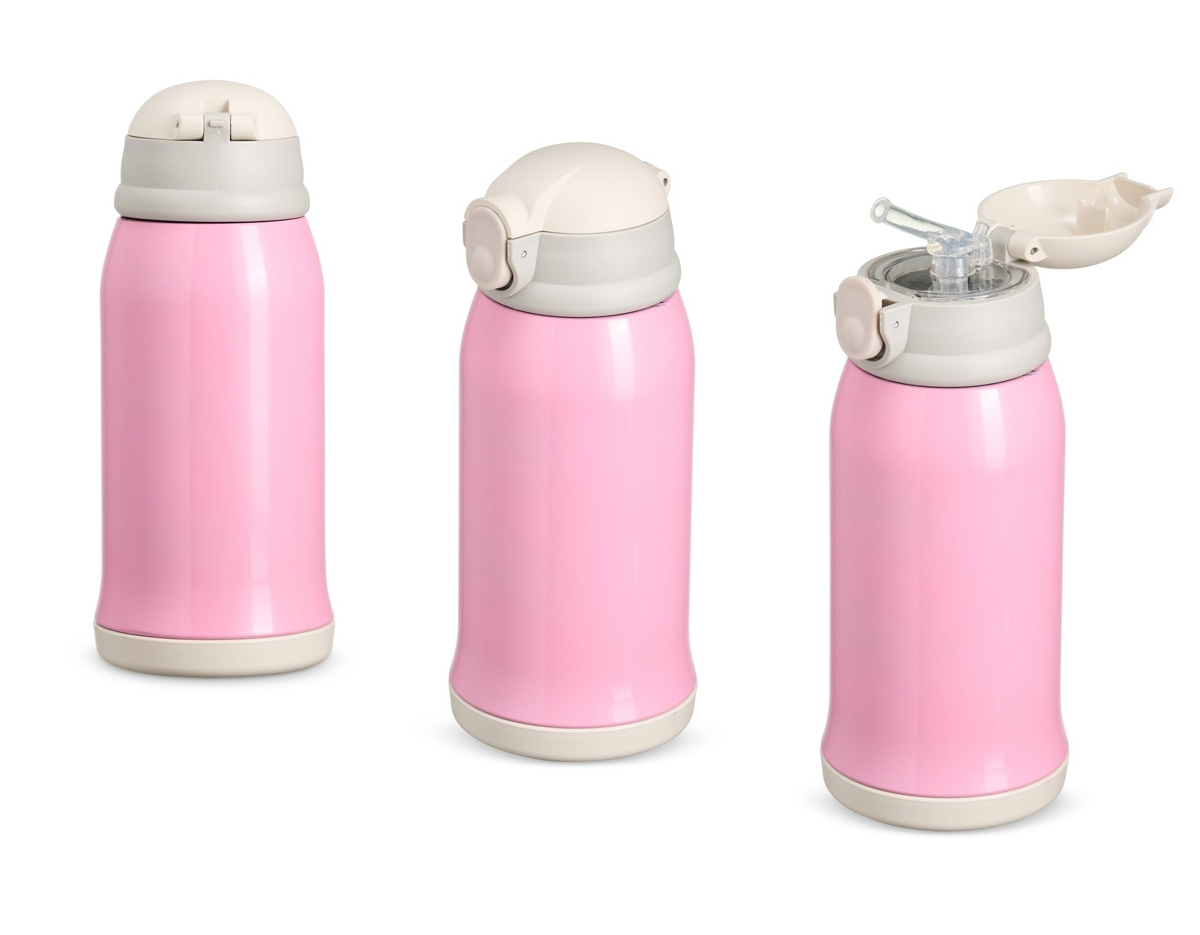 Garrafa térmica de 550ml em aço inox SUS 316, ideal para conservar a temperatura de bebidas por mais tempo. Possui tampa com proteção para o canudo, evitando impurezas, e bico de silicone acionado por botão. Prática para o consumo de sucos, refrigerantes e outras bebidas em qualquer lugar.