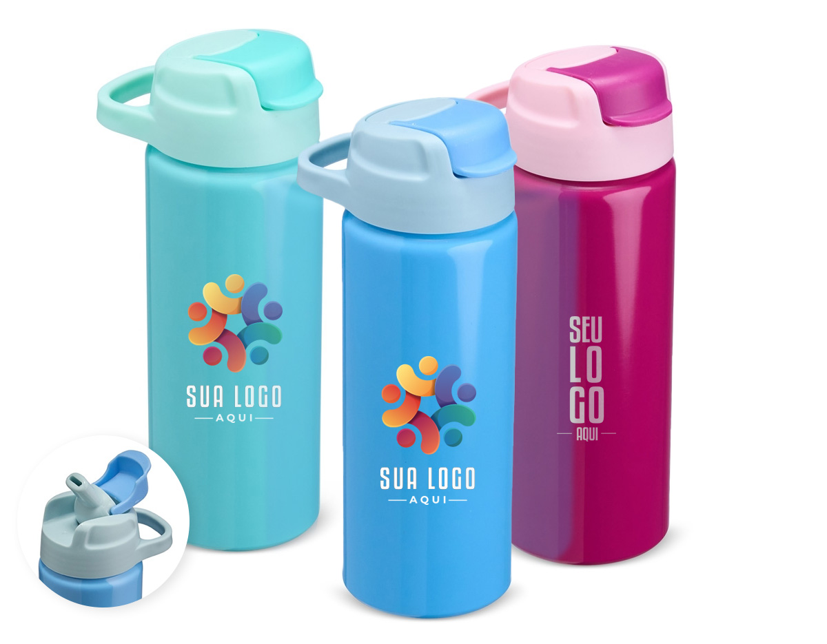 Squeeze de alumínio com capacidade de 600ml, ideal para uso diário. Possui tampa com alça fixa, bico flexível com canudo interno e tampa protetora, que evita vazamentos e contato com sujeira, garantindo maior higiene e praticidade durante o uso.