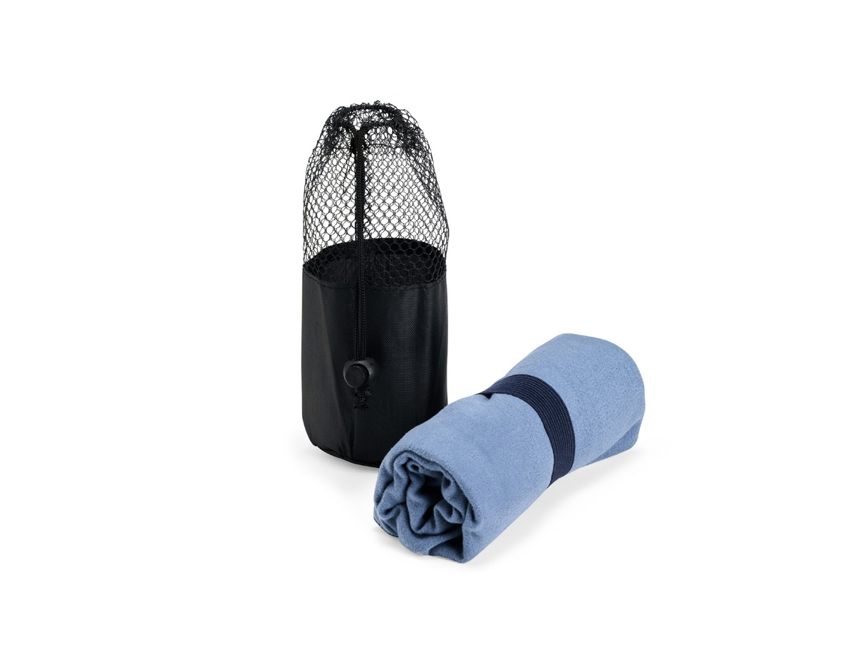 Toalha em poliéster, macia e com alta absorção, ideal para atividades físicas ao ar livre ou em academias. Possui alça de elástico para facilitar o uso e armazenamento, além de vir com saco de nylon para transporte prático após os exercícios.