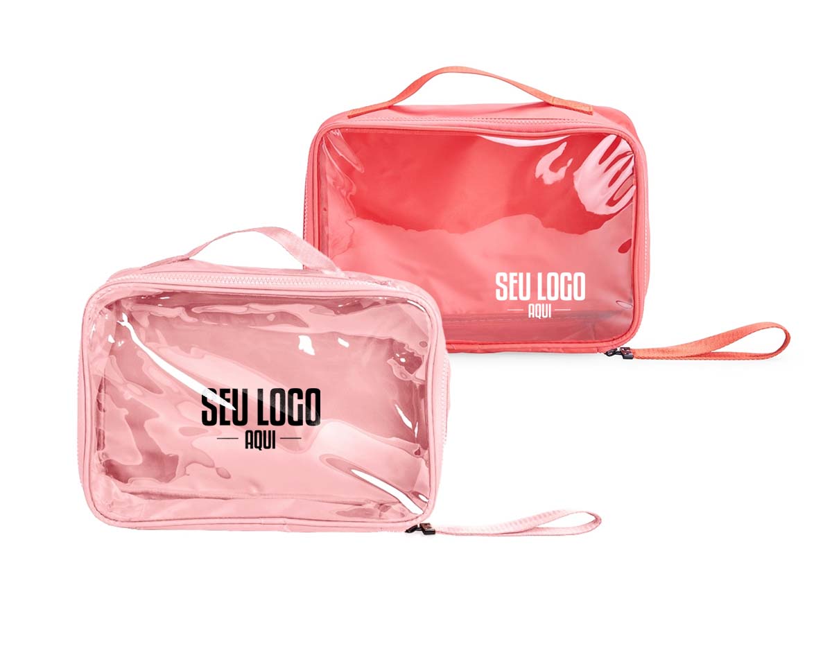 Nécessaire confeccionada em nylon, com frente em visor transparente, fechamento por zíper e alça superior. Inclui também uma alça de transporte em nylon.