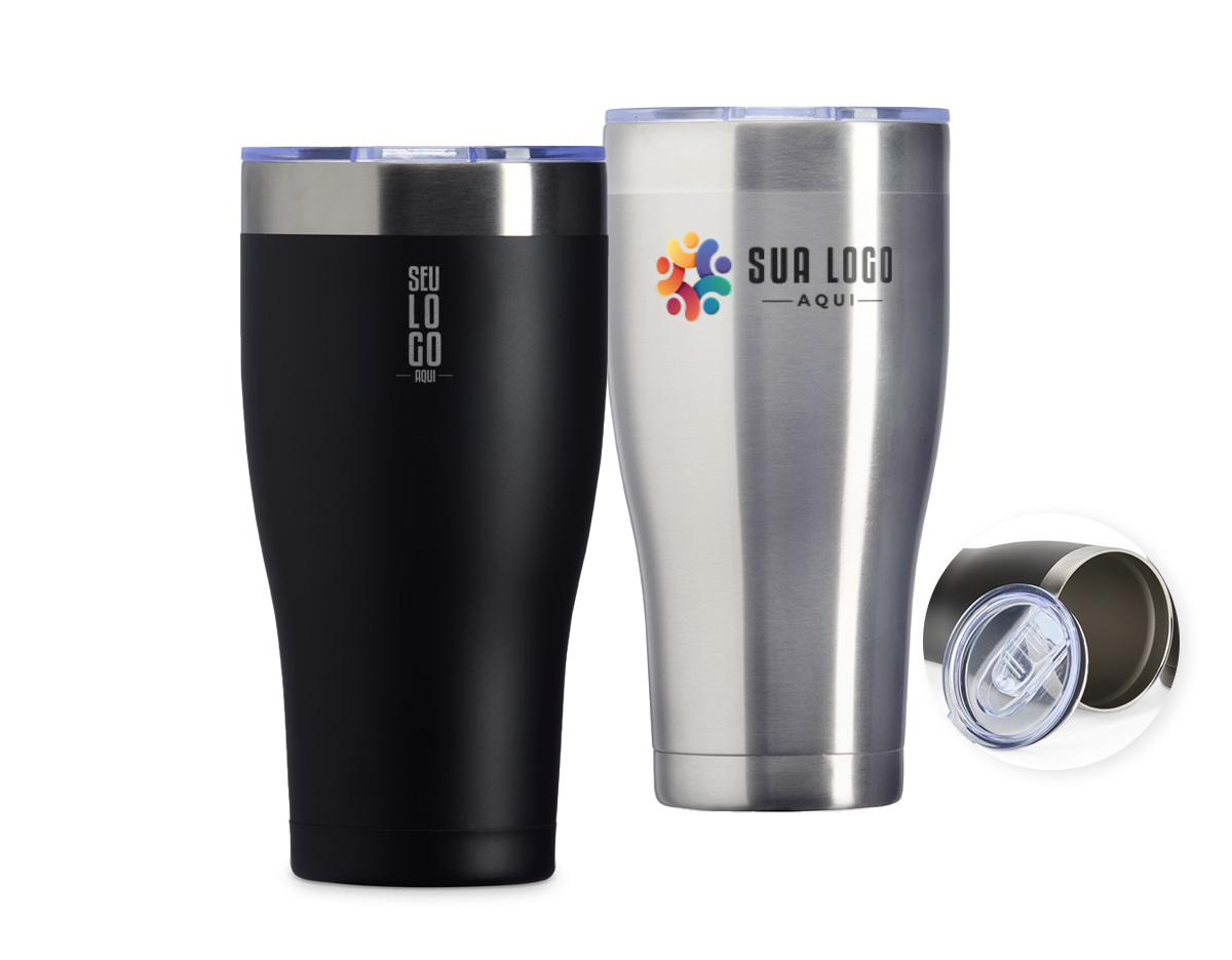 Copo térmico robusto com capacidade de 880ml, fabricado em aço inoxidável de alta durabilidade. Conta com tampa funcional equipada com bocal para beber e trava de segurança, oferecendo praticidade e evitando vazamentos. Ideal para bebidas quentes ou frias, perfeito para o dia a dia, viagens ou atividades ao ar livre.