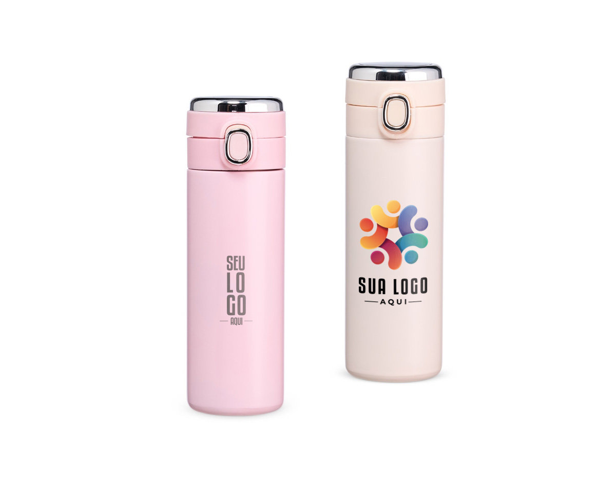 Garrafa térmica em inox 304 com parede dupla, com capacidade de 400ml. Possui tampa com botão de acionamento e área superior para personalização, além de película protetora para evitar arranhões.