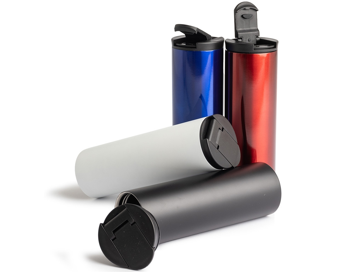 Copo térmico de inox com capacidade de 500ml. Possui base de EVA antiderrapante, tampa plástica com bocal e trava de segurança para evitar vazamentos.