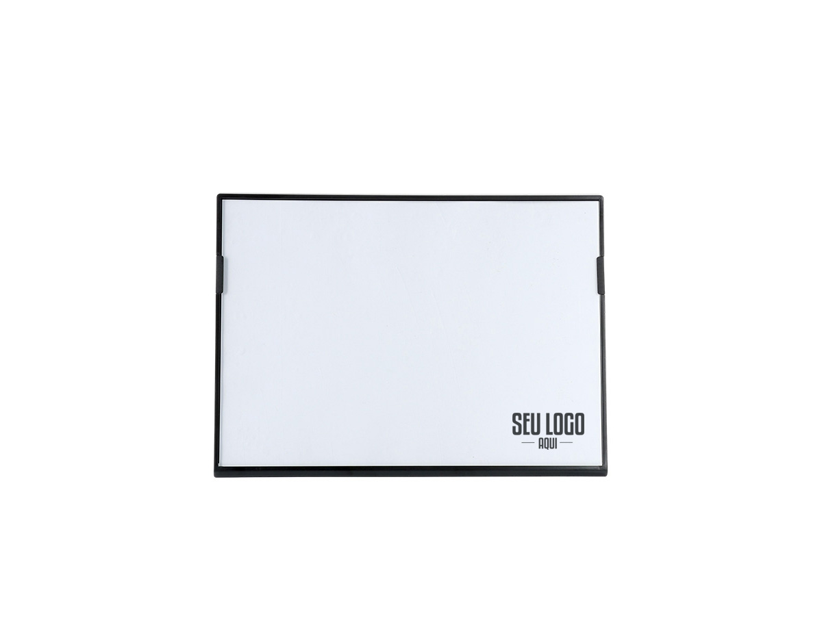 Expositor porta-retrato no formato A4, produzido em poliestireno resistente, com placa acrílica transparente para proteger e valorizar o conteúdo exibido. Ideal para uso em ambientes comerciais, eventos, recepções e escritórios, oferecendo praticidade e apresentação elegante.