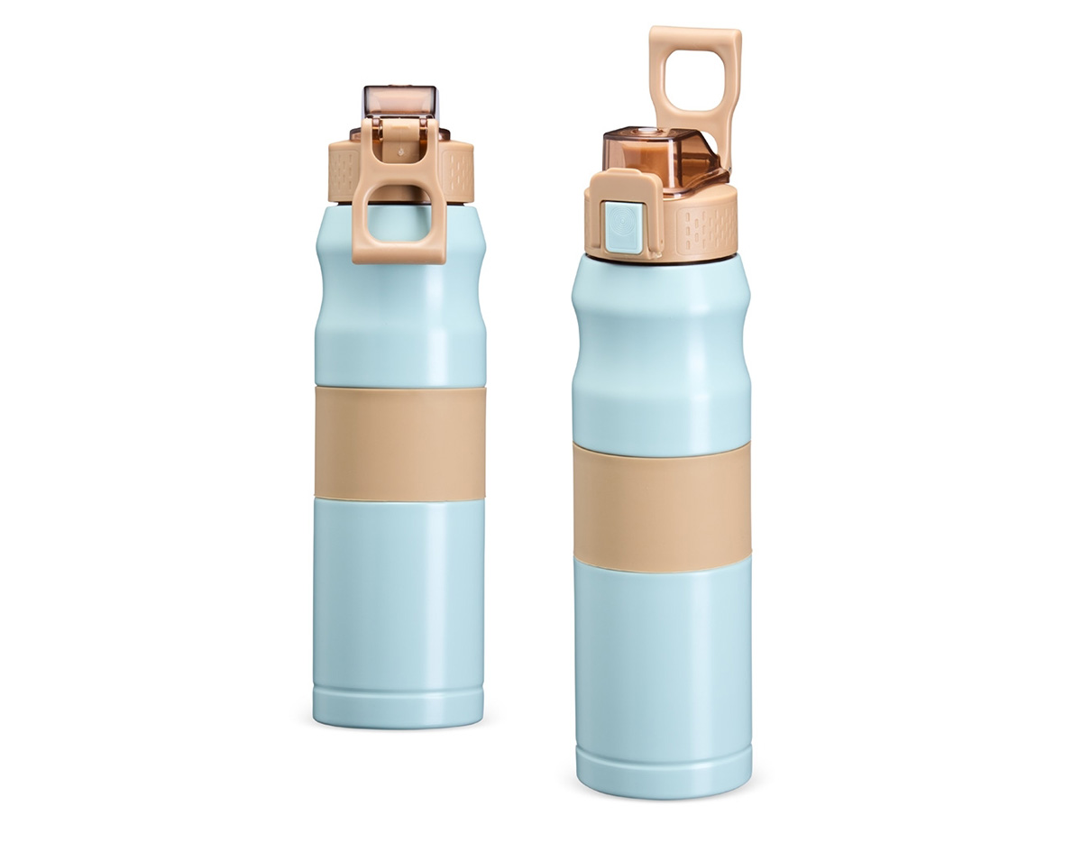 A squeeze térmica que vai te acompanhar em todos os momentos! Com 550ml de capacidade, ela é feita em inox SUS 304, trazendo resistência e praticidade para o dia a dia. A tampa rosqueável plástica com trava garante aquele toque de segurança, e a alça flexível facilita o transporte para qualquer lugar. Além disso, conta com um detalhe emborrachado removível, oferecendo uma pegada firme. Leve, prática e cheia de estilo para uma hidratação com muito mais conforto!
