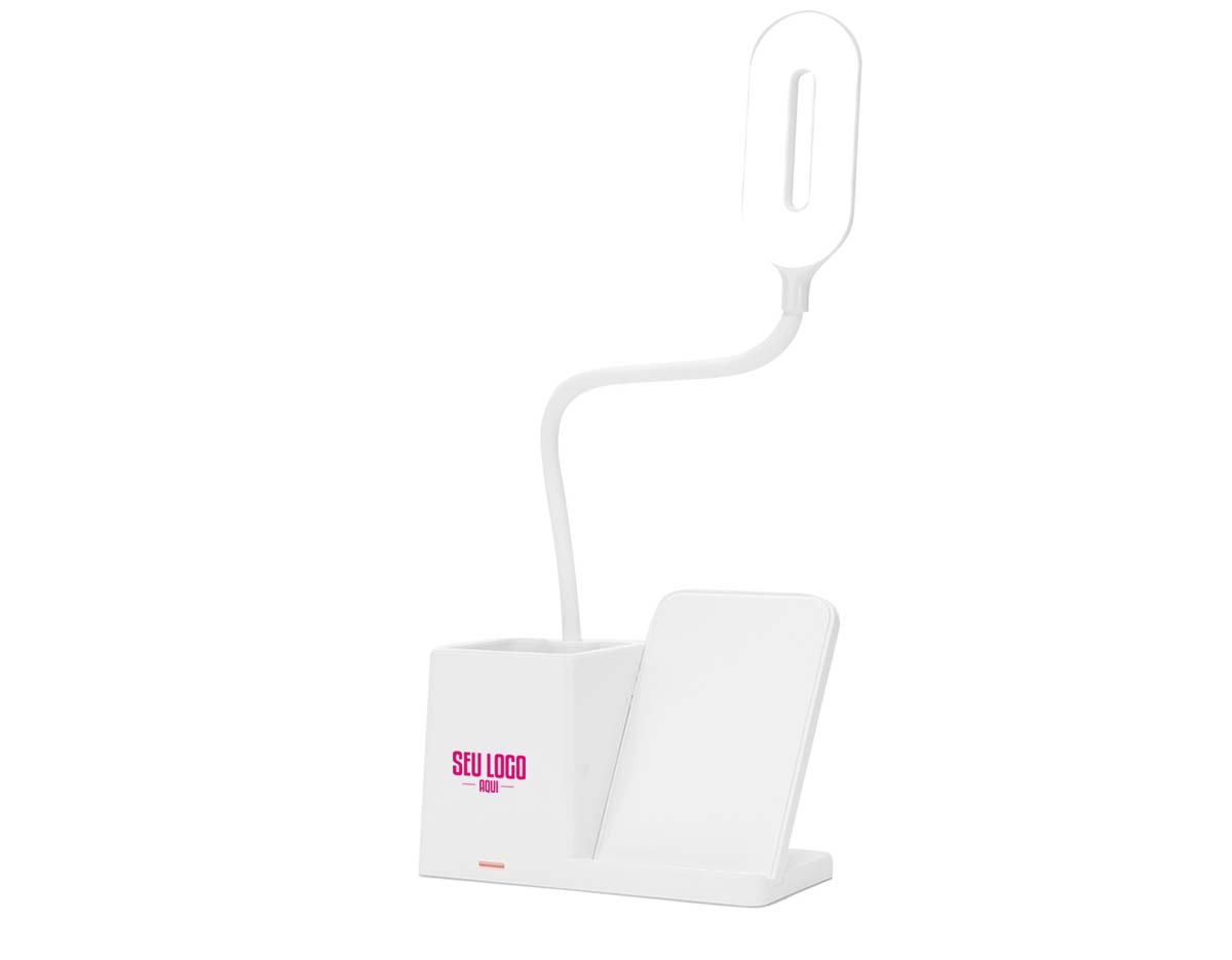 "Luminária LED com 3 modos de iluminação (quente, fria e mista), haste articulável e base antideslizante. Conta com carregamento por indução e porta-caneta para organização. Funciona conectada à energia e acompanha cabo USB Tipo-C. Não possui bateria interna."