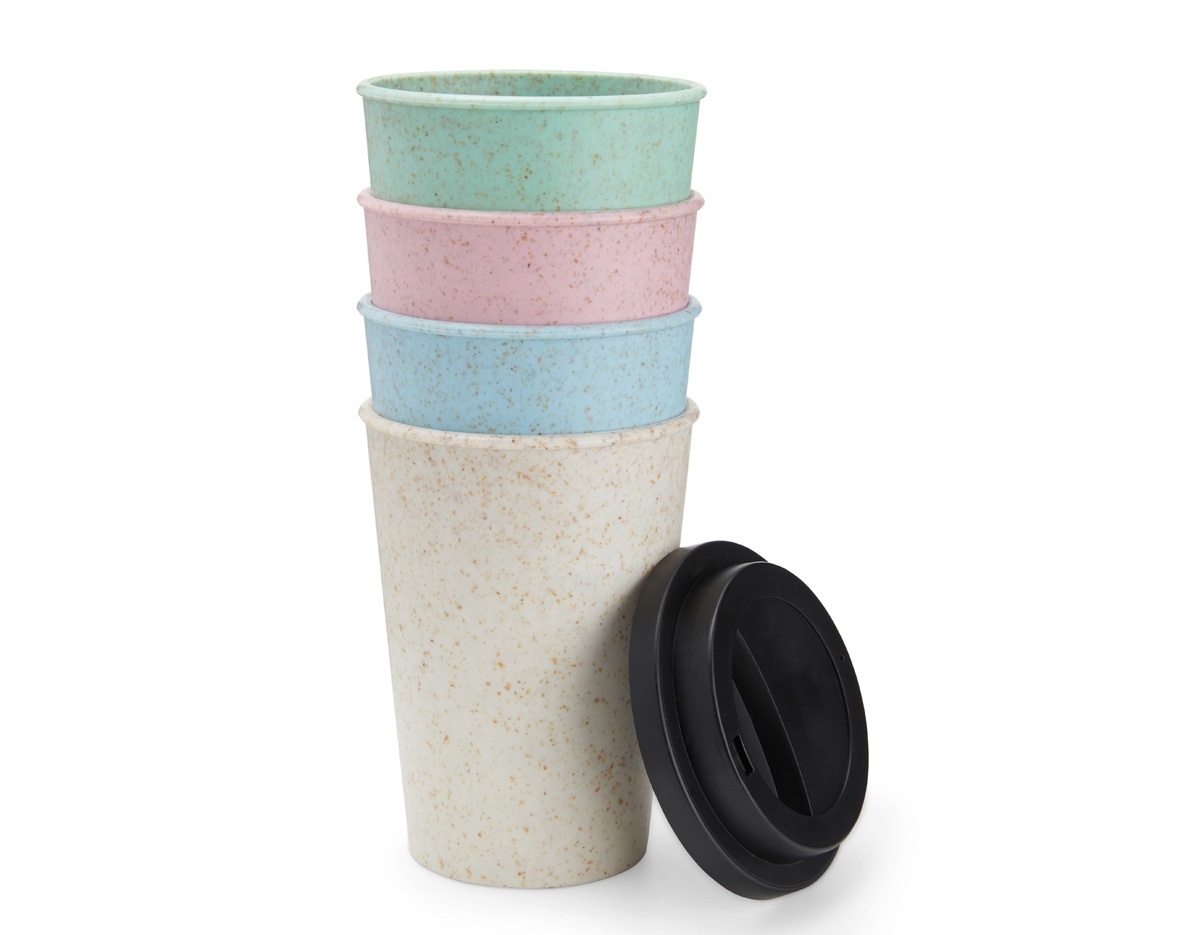 Copo de 450ml feito em fibra de arroz e polipropileno, livre de BPA. Acompanha tampa com bocal para facilitar o consumo de bebidas.