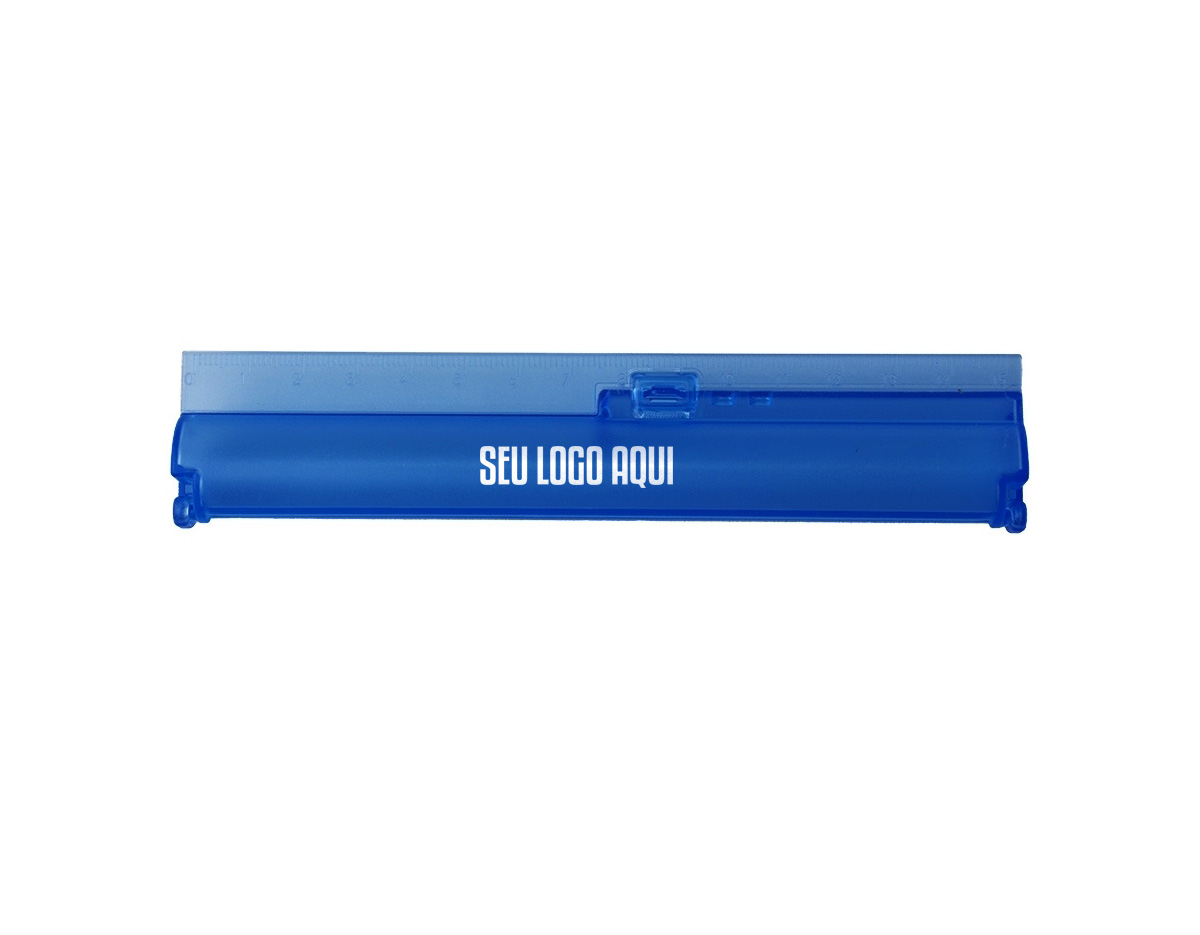 Estojo de plástico com régua integrada de 15 cm e compartimento específico para acomodar uma caneta. Produto compacto e funcional, ideal para uso escolar ou profissional. Não inclui caneta.