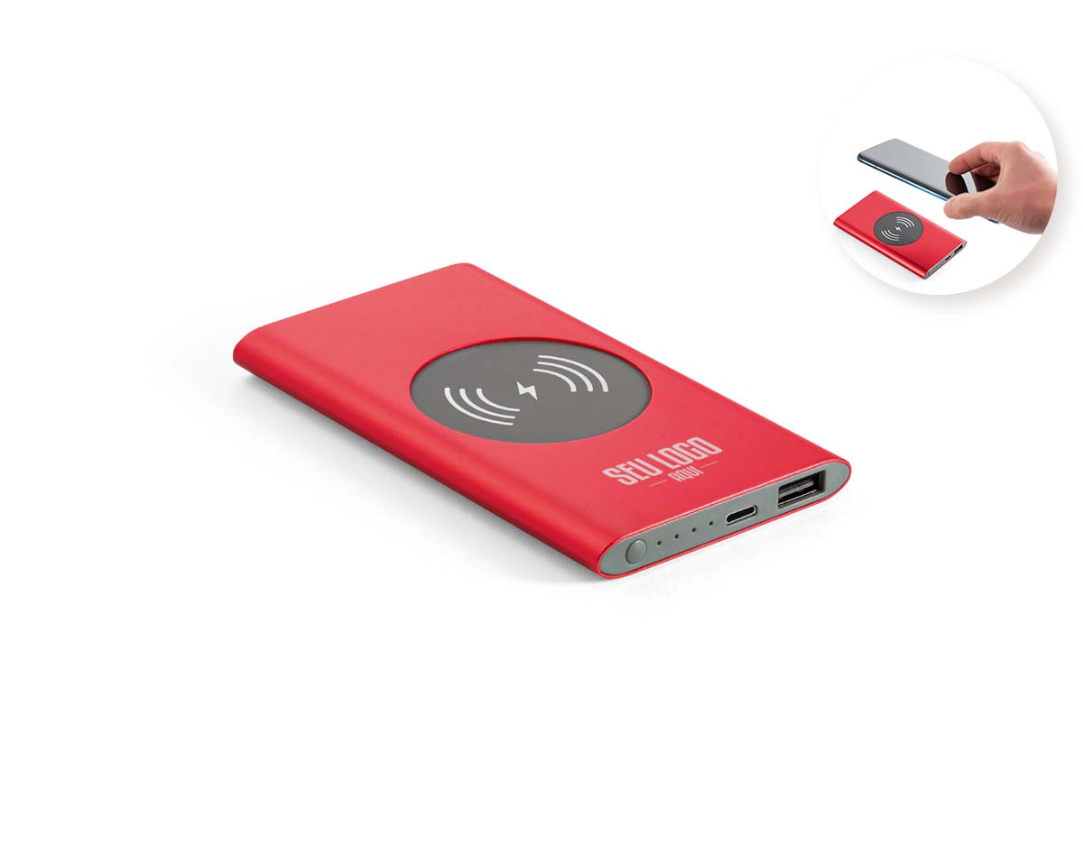 Bateria portátil com carregador wireless em alumínio 100% reciclado. Bateria de polímero de lítio com capacidade de 4.000 mAh e tempo de vida de = 500 ciclos. Com LED indicador de carga, uma porta de entrada USB-C, uma porta de saída USB-A e potência de carregamento sem fios de 5W.