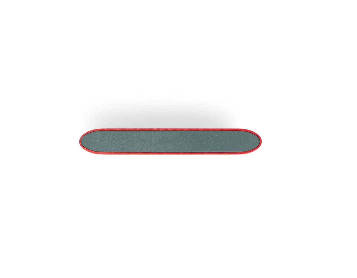 Bateria portátil com carregador wireless em alumínio 100% reciclado. Bateria de polímero de lítio com capacidade de 4.000 mAh e tempo de vida de = 500 ciclos. Com LED indicador de carga, uma porta de entrada USB-C, uma porta de saída USB-A e potência de carregamento sem fios de 5W.