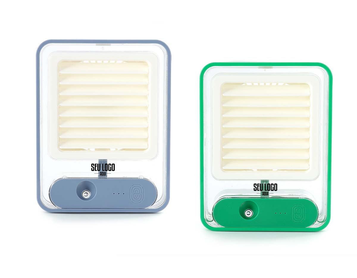 Climatizador portátil recarregável com 3 intensidades de ventilações e luzes led multicoloridas. Feito em plástico polipropileno, o climatizador pode ser utilizado exclusivamente como umidificador, ventilador ou ambas funções. Cabo tipo-C incluso.