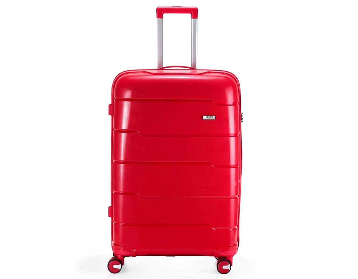 Mala de viagem rígida com capacidade de 95 litros, feita em plástico resistente. Conta com cadeado numérico TSA, compartimentos internos com bolso telado e cinta compressora. Possui duas alças de mão, puxador retrátil ajustável, quatro rodas 360° e apoios laterais. Acompanha placa para personalização.