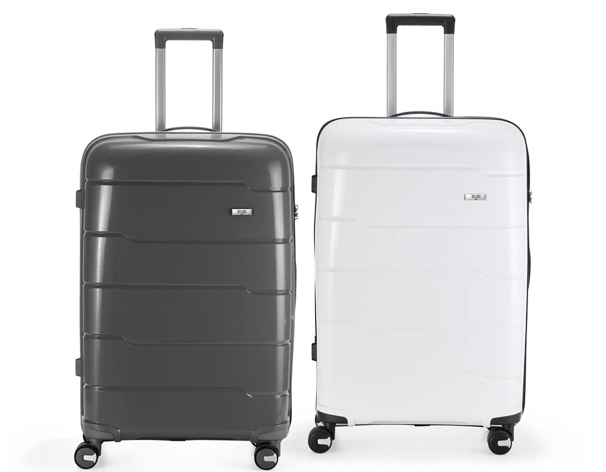 Mala de viagem rígida com capacidade de 95 litros, feita em plástico resistente. Conta com cadeado numérico TSA, compartimentos internos com bolso telado e cinta compressora. Possui duas alças de mão, puxador retrátil ajustável, quatro rodas 360° e apoios laterais. Acompanha placa para personalização.