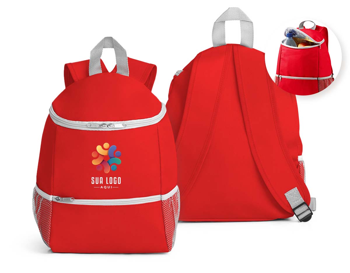 Mochila térmica confeccionada em poliéster 600D, com capacidade de até 10 litros. Possui bolso frontal com zíper para fácil acesso e dois bolsos laterais em tela mesh, ideais para garrafas ou pequenos itens. Perfeita para piqueniques, viagens ou uso diário com praticidade e estilo.