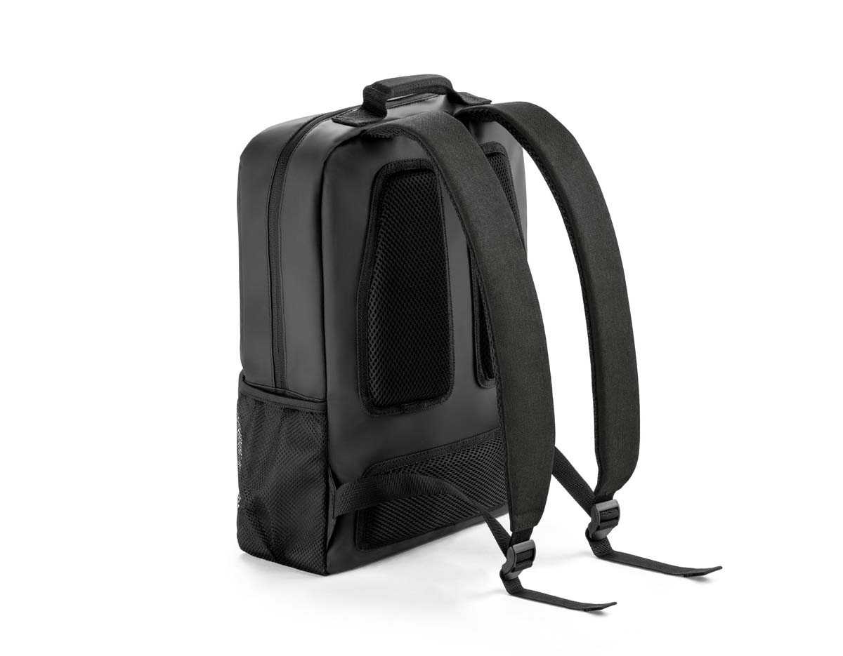 Mochila para notebook em 600D de alta densidade e 600D com revestimento resistente à água. Compartimento principal almofadado com divisória para notebook até 15.6''. Bolso frontal com zíper e dois bolsos laterais em tela mesh. Parte posterior almofadada, com sistema de apoio acolchoado para as costas e alças almofadadas.