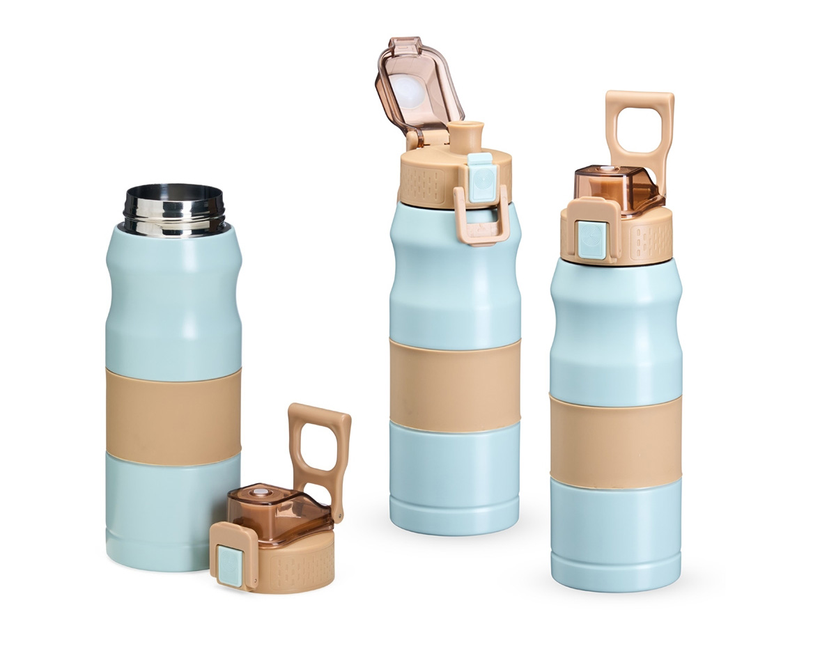 A squeeze térmica que vai te acompanhar em todos os momentos! Com 450ml de capacidade, ela é feita em inox SUS 304, trazendo resistência e praticidade para o dia a dia. A tampa rosqueável plástica com trava garante aquele toque de segurança, e a alça flexível facilita o transporte para qualquer lugar. Além disso, conta com um detalhe emborrachado removível, oferecendo uma pegada firme. Leve, prática e cheia de estilo para uma hidratação com muito mais conforto!