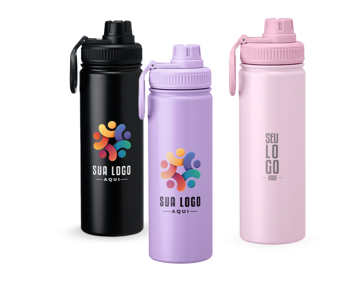 Uma garrafa leve e prática que também combina com todos os ambientes. Com capacidade de até 750ml, esta garrafa inox conta com uma pintura eletrostática, que garante uma cor duradoura e acabamento de maior qualidade e resistência. Sua tampa de plástico é rosqueável e conta com uma proteção no bocal e uma alça flexível, unindo cuidado e agilidade para o dia a dia.