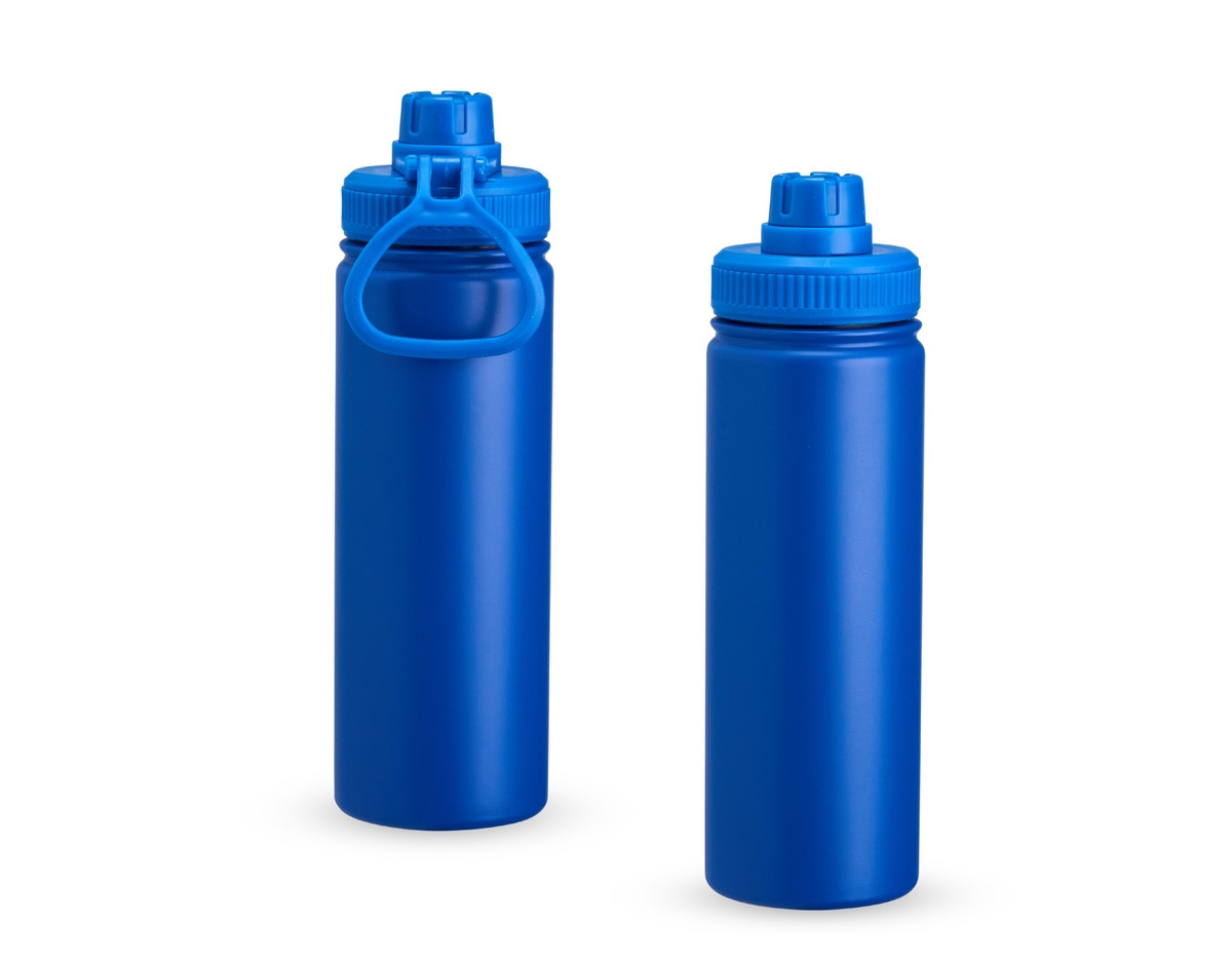Uma garrafa leve e prática que também combina com todos os ambientes. Com capacidade de até 750ml, esta garrafa inox conta com uma pintura eletrostática, que garante uma cor duradoura e acabamento de maior qualidade e resistência. Sua tampa de plástico é rosqueável e conta com uma proteção no bocal e uma alça flexível, unindo cuidado e agilidade para o dia a dia.