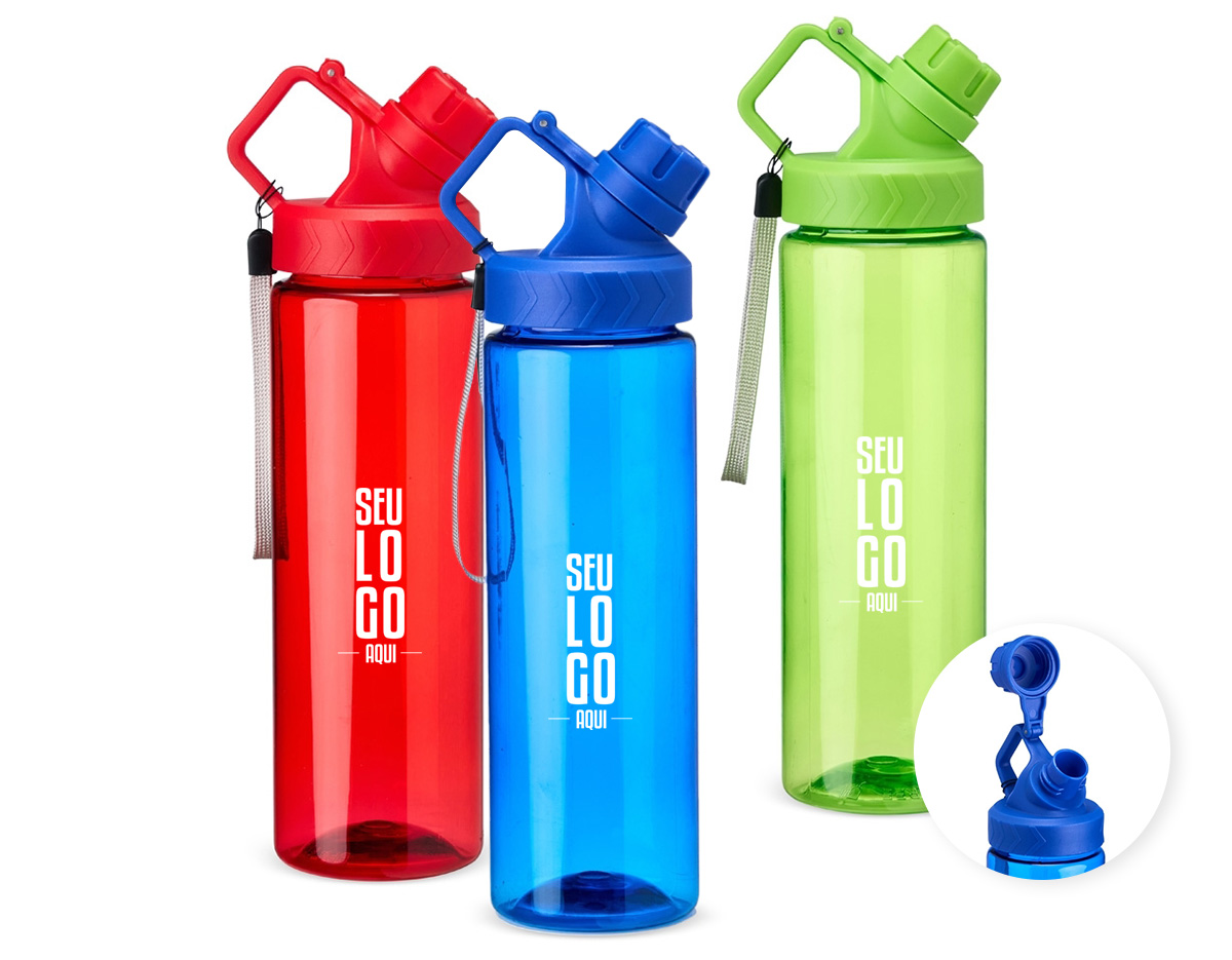 Squeeze de plástico com capacidade máxima de até 750ml. Com tampa rosqueável e articulada, o squeeze acompanha uma alça de nylon para facilitar o transporte, tornando-a uma peça prática e indispensável para uma hidratação regular para o dia a dia.