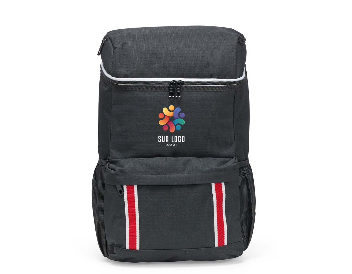 Mochila térmica com capacidade de 18?L, ideal para manter alimentos e bebidas frescos por mais tempo. Feita em poliéster impermeável e revestimento interno em PEVA atóxico, possui bolso superior de 1,5?L também térmico, bolso frontal para utensílios e dois bolsos laterais em tela.