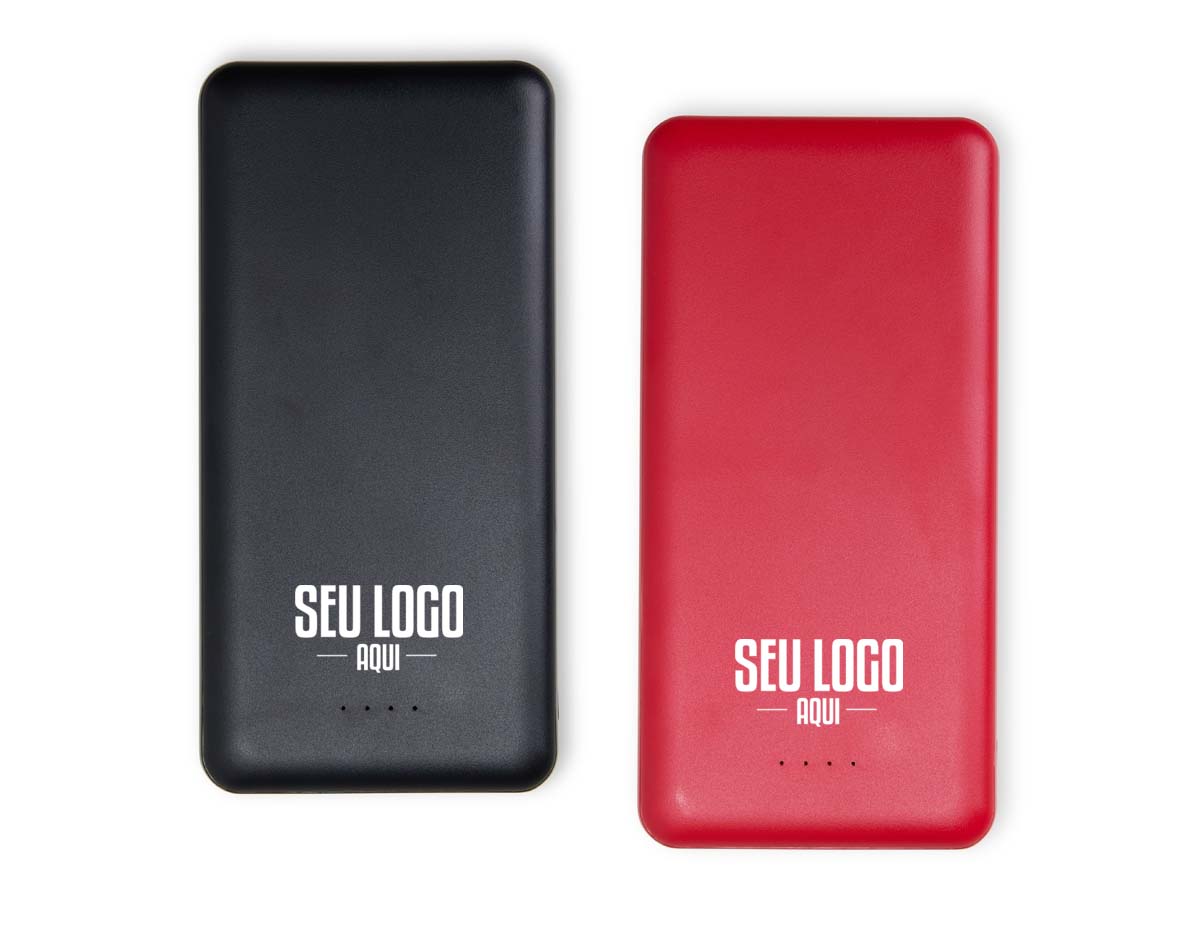 Não fique sem bateria nos momentos mais importantes do dia com o power bank de 10.000 mAh. Recarregue smartphones com toda a praticidade e rapidez utilizando uma de suas quatro entradas disponíveis: 2 portas USB, 1 porta Micro USB e outra USB-C. Com quatro luzes de LED para indicar a funcionalidade do carregador além de um botão lateral para fazer a ligação do dispositivo e iniciar a recarga. Sua entrada micro-USB 5V=2.1A e saída USB 5V=2.1A permitem aproveitamento de alto desempenho para um dia a dia tranquilo e livre de preocupações com a bateria do smartphone acabar na hora mais crucial. Não acompanha cabo USB.