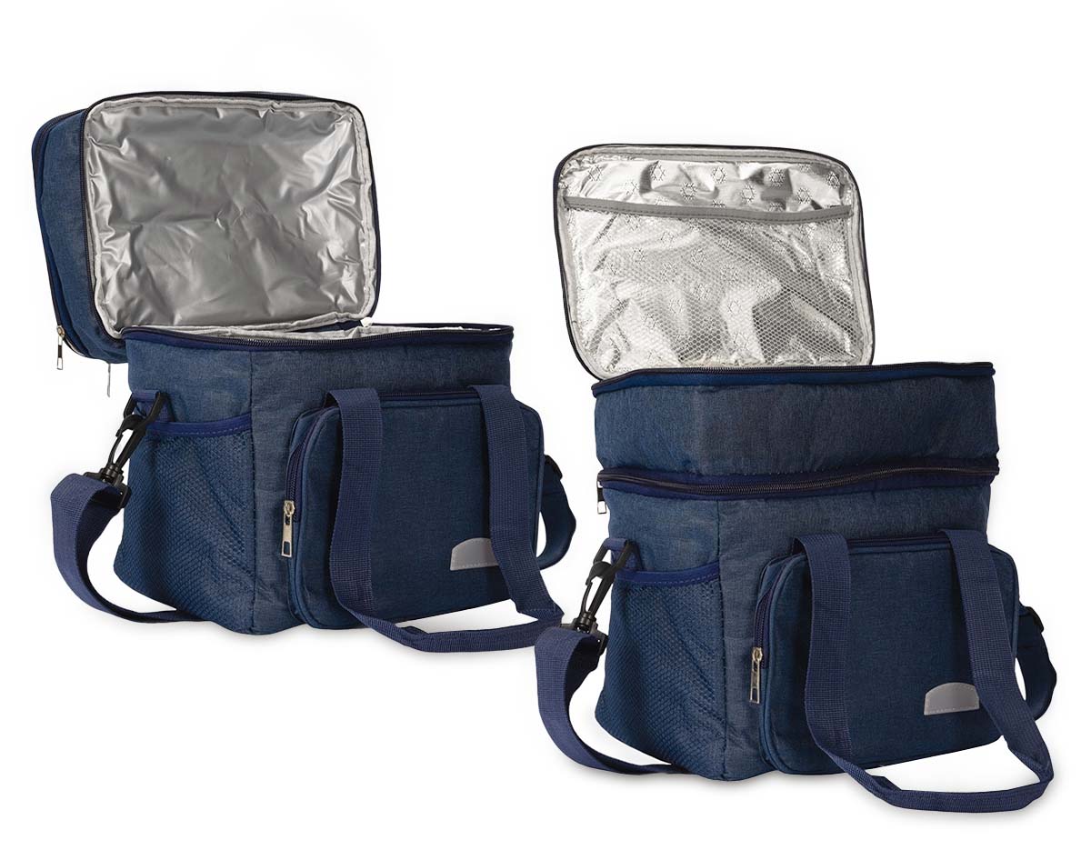 Bolsa térmica em Oxford resistente à água e capacidade máxima de 10 litros. Possui revestimento interno em PEVA, ideal para conservar a temperatura de alimentos e bebidas por mais tempo. Sua tampa apresenta revestimento térmico em folha de alumínio. Além disso, possui compartimento frontal externo e mais dois bolsos laterais em tela de nylon com elástico. Apresenta alças de mão com suporte de juntura e alça transversal removível.