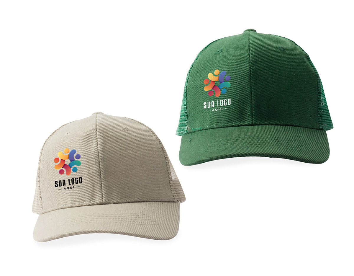 Boné de aba curva feito em poliéster com tela respirável em nylon, garantindo conforto e ventilação. Conta com fecho plástico ajustável na parte traseira. Medidas: altura de 14 cm, aba com 18 cm de largura e 7,3 cm de profundidade. Circunferência de 55,5 cm.








