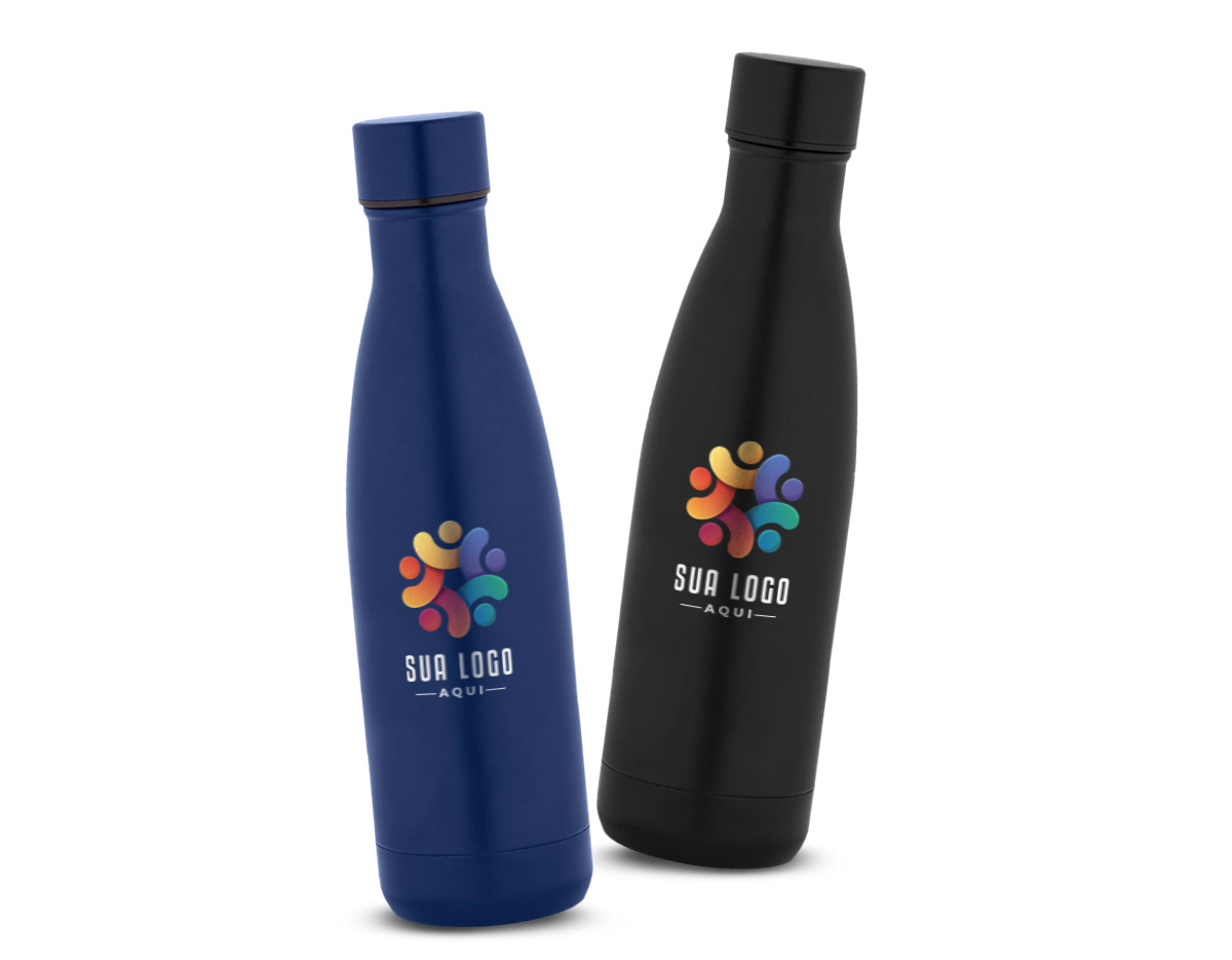 Garrafa térmica em aço inox 90% reciclado com parede dupla, isolada a vácuo e acabamento em mate. A tampa de rosca é à prova de vazamentos. Capacidade até 520 mL. Fornecido em caixa presente de papel kraft reciclado. Certificação EU Food Grade.