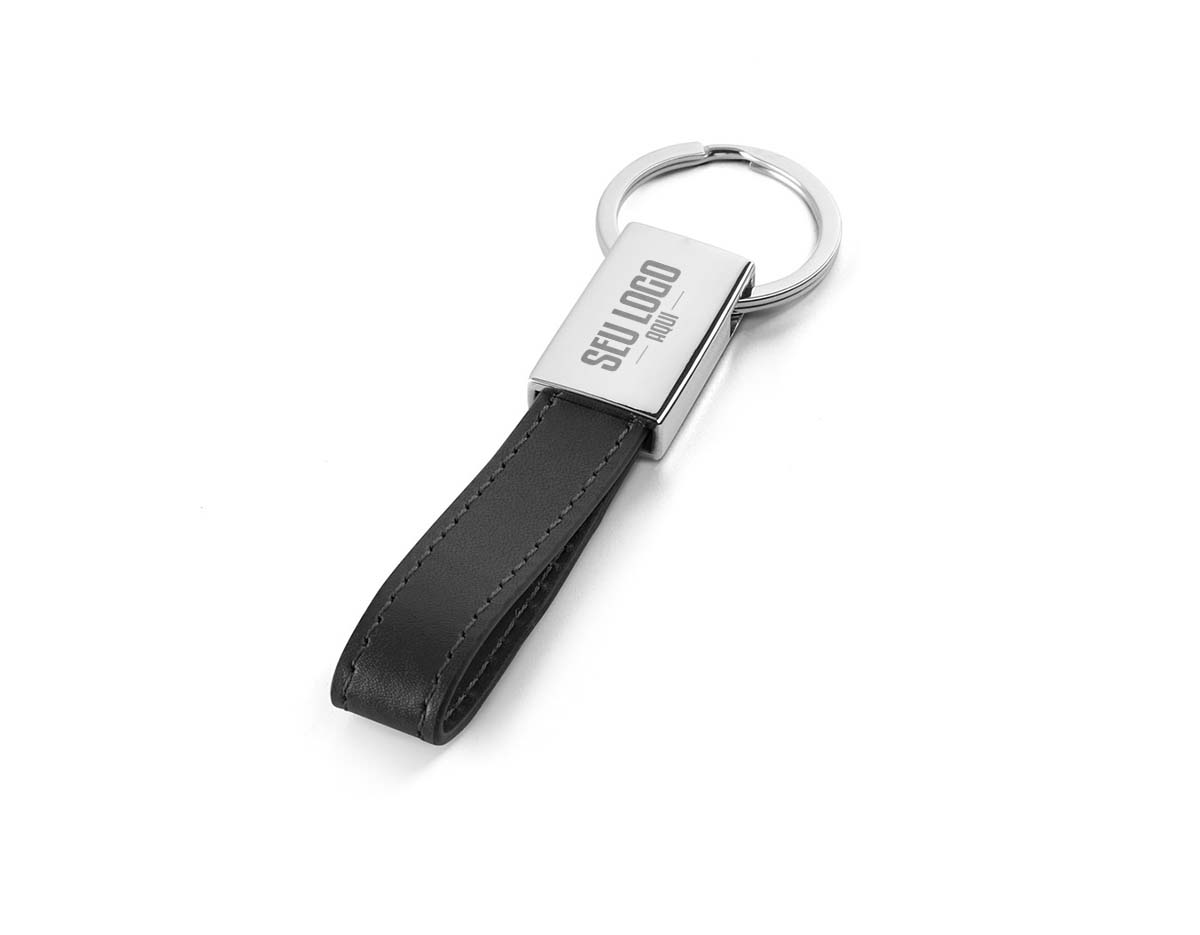 Chaveiro em metal e PU. Fornecedido em caixa presente de papel kraft reciclado.