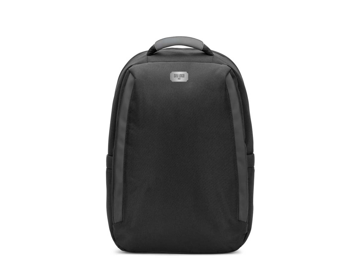 Mochila antirroubo em poliéster reciclado 600D com detalhes em PU e interior em poliéster reciclado 210D. Resistente à água, conta com compartimento principal com bolsos almofadados para notebook até 17.3" e tablet até 10.5", além de compartimentos laterais e frontais. Parte traseira acolchoada, pega superior e alça para trolley. Capacidade até 20 L.