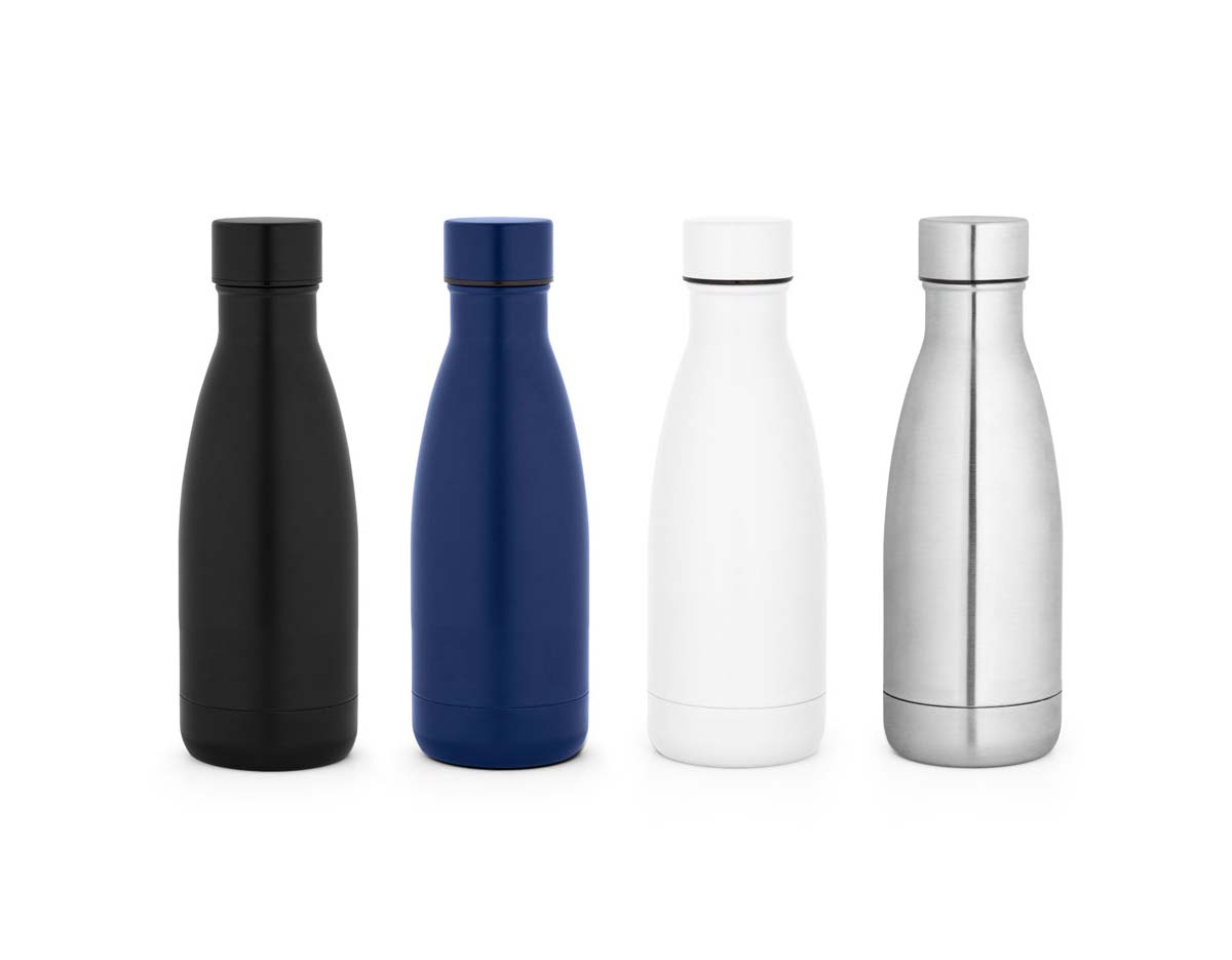 Garrafa térmica com capacidade de até 400 mL, fabricada em aço inox 90% reciclado. Possui parede dupla com isolamento a vácuo e acabamento fosco. A tampa de rosca é à prova de vazamentos, garantindo segurança no transporte de bebidas quentes ou frias.