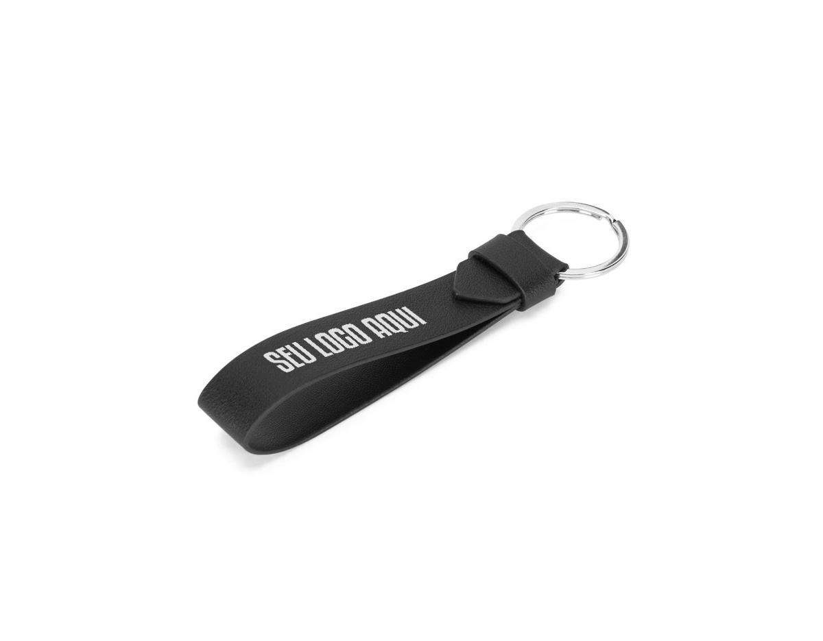 Chaveiro em PU resistente, com acabamento elegante e toque macio. Acompanha argola em ferro, garantindo durabilidade e segurança para organizar suas chaves com estilo. Ideal como brinde funcional e sofisticado para o dia a dia.