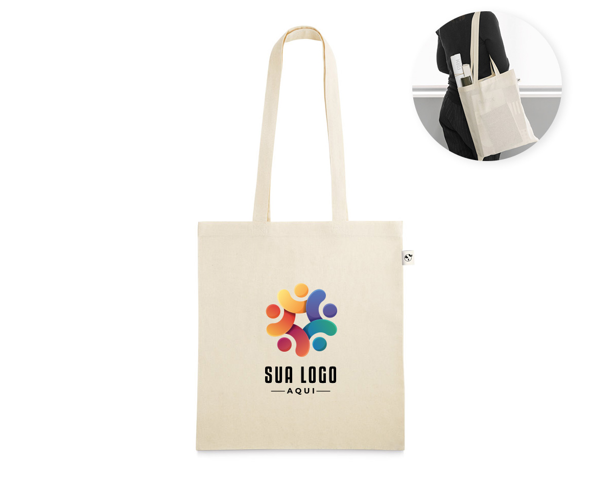 Sacola ecológica confeccionada em 100% algodão orgânico de 140 g/m², resistente e sustentável. Possui alças reforçadas de 65 cm, ideais para carregar no ombro com conforto. Perfeita para o dia a dia, compras ou ações promocionais que valorizam o cuidado com o meio ambiente.
