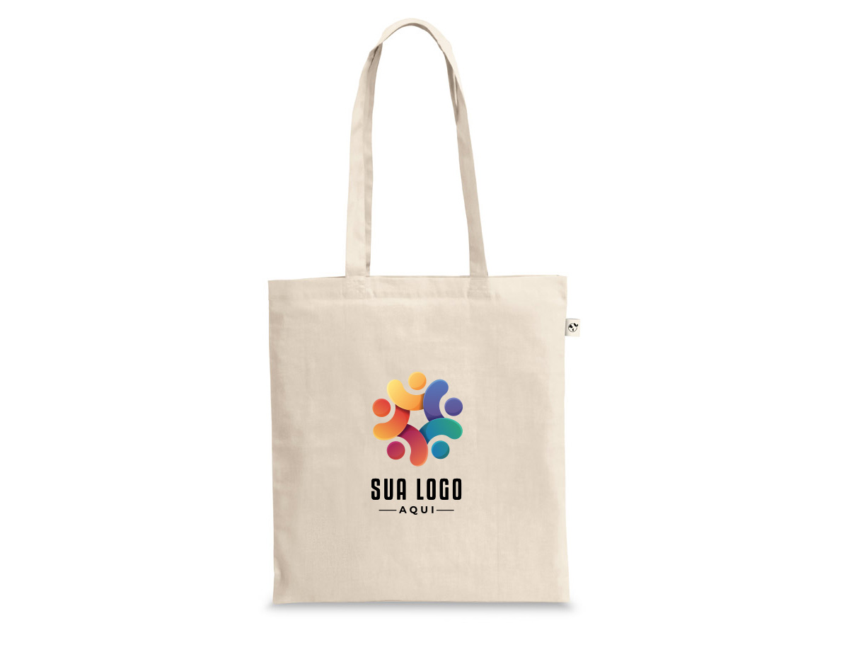 Sacola sustentável feita em 100% algodão orgânico de 180 g/m², com excelente resistência e toque natural. Possui alças de 65 cm que facilitam o transporte no ombro. Ideal para quem busca praticidade no dia a dia sem abrir mão do compromisso com o meio ambiente.