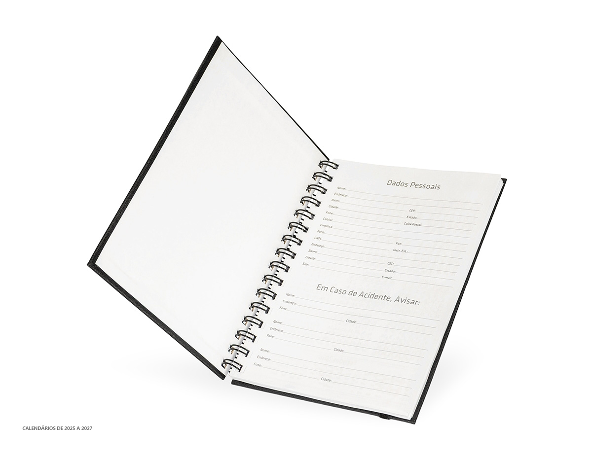 Planner com capa dura em cromato, marca-páginas em fita de cetim e elástico para fechamento. Apresenta páginas dedicadas a dados pessoais, calendários de 2025 a 2027 e espaços para anotações diárias e semanais durante todo o ano.