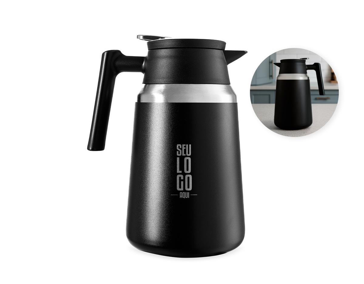 Garrafa térmica feita em inox com cabo e bico em plástico resistente, base emborrachada antiderrapante e capacidade máxima de 1,5 litro. com acionamento por pressão para servir o conteúdo. Apresenta estrutura de parede dupla e isolamento a vácuo, que conserva a temperatura dos líquidos por mais tempo.
