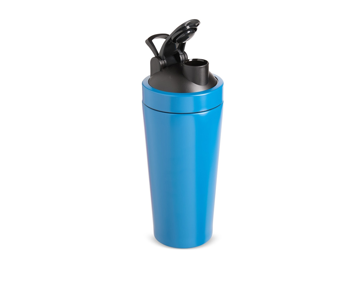 Coqueteleira em aço inox com capacidade para até 900ml. Possui tampa rosqueável em inox com detalhes em plástico, alça integrada ajustável e fechamento por trava. Acompanha mola misturadora.