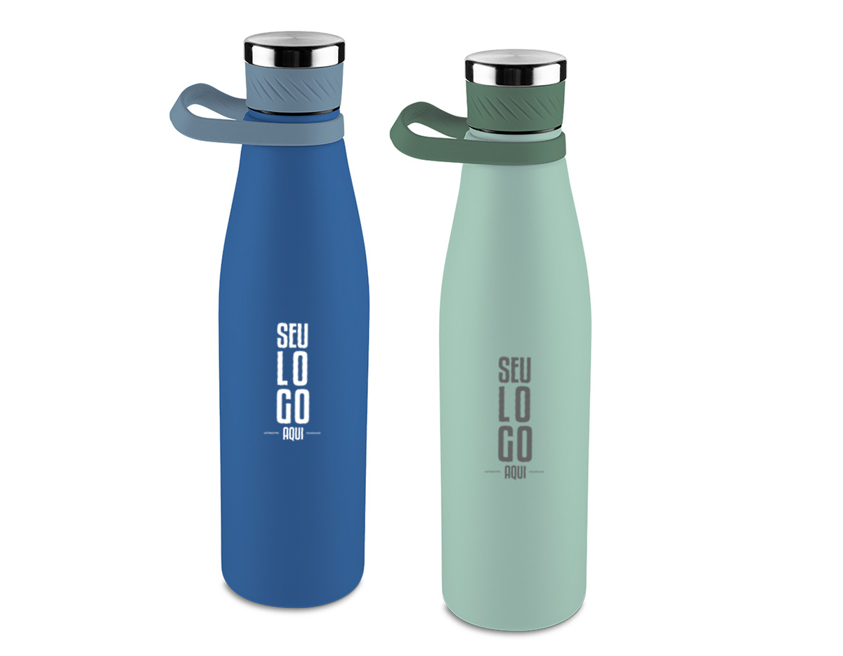 Garrafa térmica de 750 ml com parede dupla em inox (interno 304 / externo 201), acabamento com pintura a pó e tampa em inox 201 com anel de silicone para vedação, possui alça em silicone para transporte.