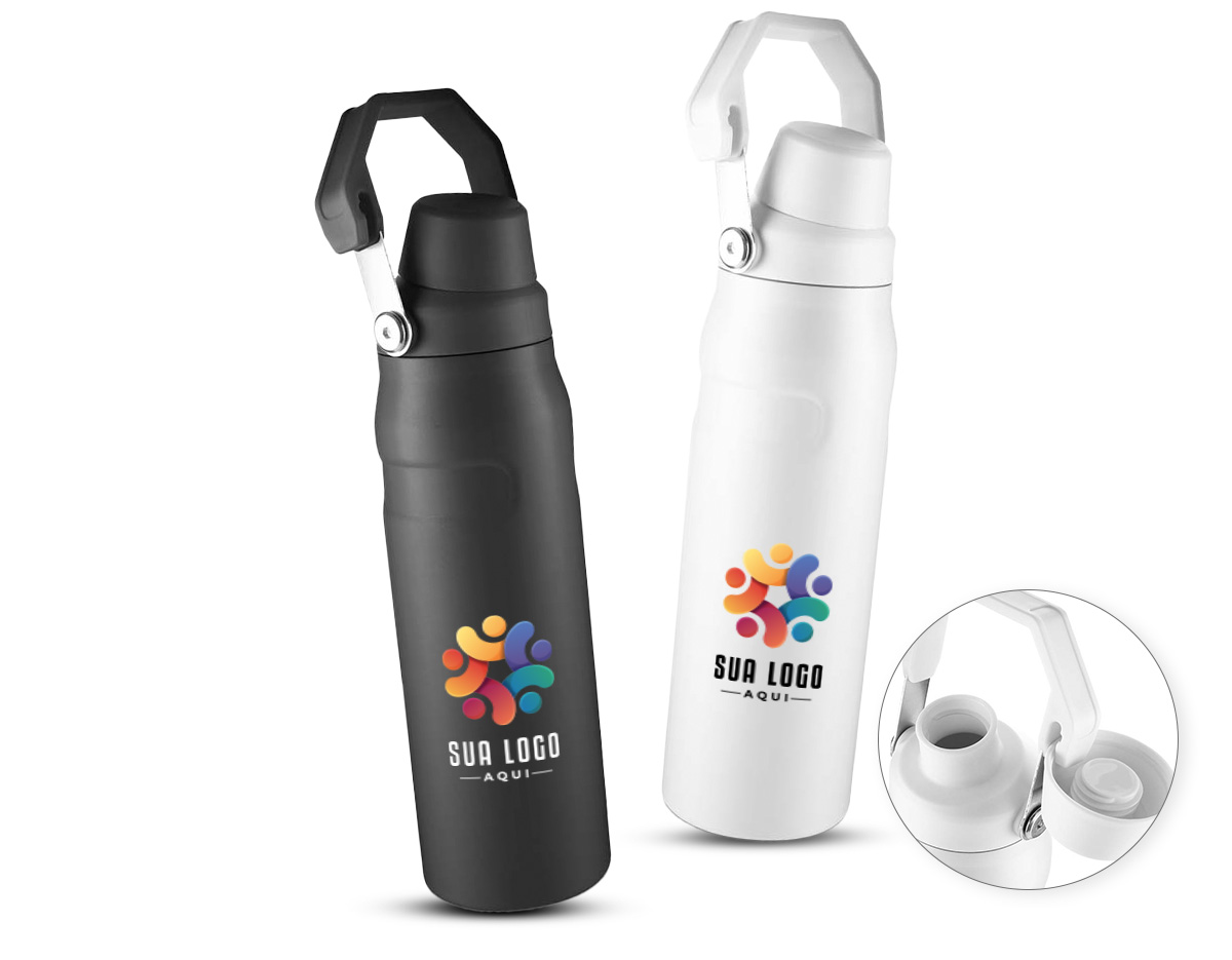 Garrafa térmica de 750 ml com parede dupla em inox, unindo interior 304 e exterior 201 para garantir alta durabilidade e excelente conservação térmica. Possui pintura a pó resistente e acabamento moderno, ideal para destacar sua marca como brinde corporativo. A tampa em plástico PP é removível e pode ser encaixada na alça, oferecendo praticidade no uso diário e tornando o produto ainda mais funcional para diferentes rotinas.