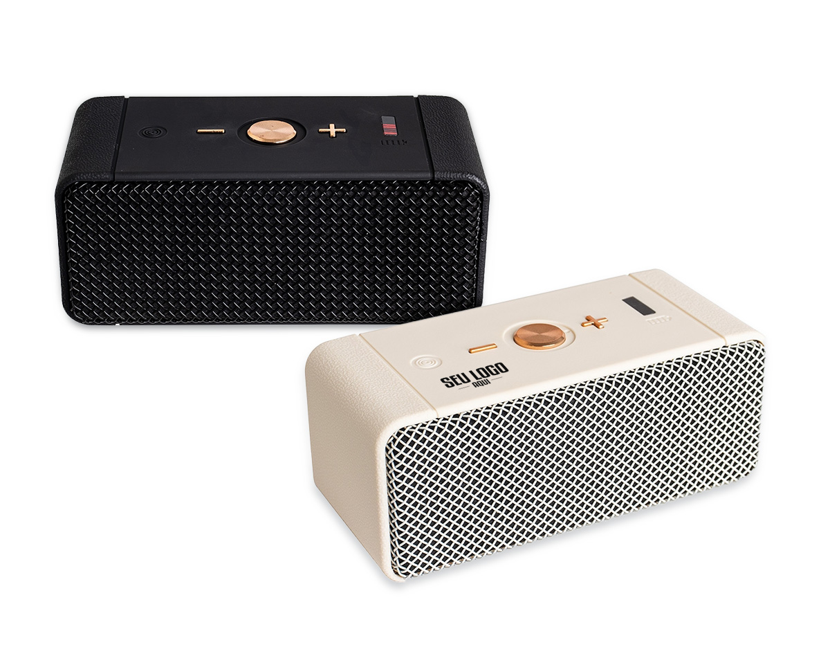 Curta suas músicas e rádios com qualidade e praticidade com nossa caixa de som multimídia. Compacta e potente, possui som incrível e acabamento em plástico, oferecendo durabilidade e um design moderno. O visor exibe o status de carregamento, e o cabo tipo-C incluso garante carregamento rápido e prático. Ideal para qualquer ambiente, a caixa de som proporciona uma experiência sonora incrível, combinando estilo e desempenho em um único item. Além disso, conta com entrada P2 para conectar dispositivos sem Bluetooth, entrada TF para reprodução direta de músicas por cartão de memória e modo TWS que permite sincronizar duas caixas para criar uma experiência sonora completa.