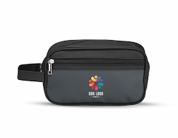 Nécessaire confeccionada em couro sintético impermeável, material que combina resistência, fácil limpeza e acabamento elegante. Possui compartimento principal com fechamento em zíper, garantindo segurança no armazenamento de itens pessoais. Conta ainda com bolso frontal também com zíper, ideal para objetos de acesso rápido, mantendo a organização no dia a dia. A alça lateral de mão facilita o transporte e o manuseio em diferentes situações. Um brinde corporativo funcional e versátil, que alia praticidade, durabilidade e excelente presença de marca na rotina do usuário.