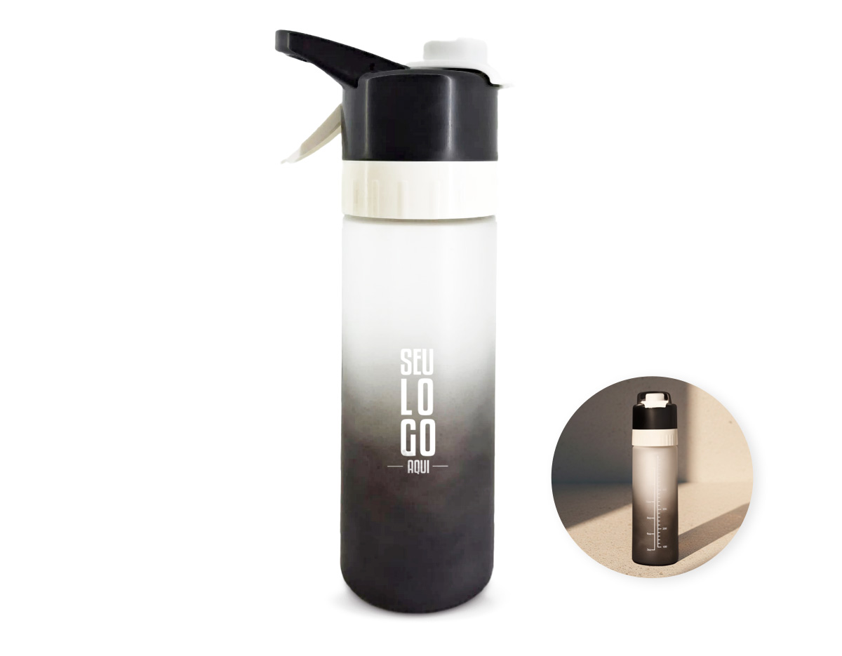 Squeeze em plástico com capacidade de até 650 ml, desenvolvido para unir hidratação e praticidade. Possui borrifador integrado com alavanca de acionamento, ideal para refrescar durante atividades físicas. Conta com marcação de volume, tampa rosqueável com trava de segurança para o bocal e alça fixa que facilita o transporte. Um brinde corporativo funcional, moderno e versátil, perfeito para ações promocionais e uso diário.