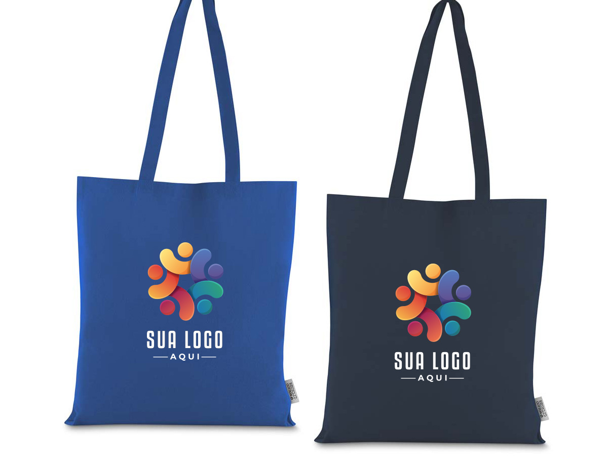 Bolsa confeccionada em algodão sólido reciclado, com gramatura de 140g/m², dimensões de 42 x 38 cm e alça de comprimento fixo medindo 33 cm.