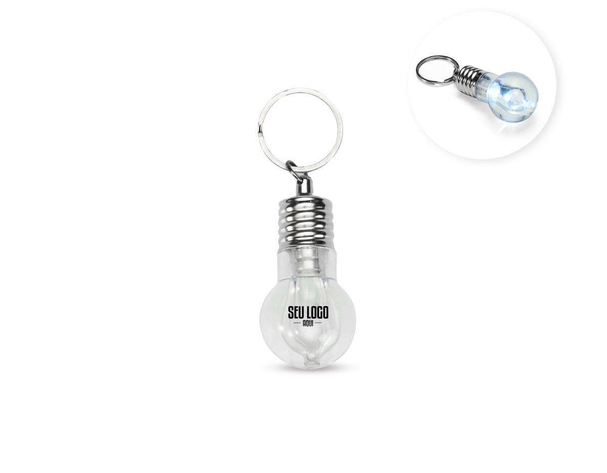 Chaveiro em formato de lâmpada, produzido em plástico e metal, com design criativo e funcional. Possui iluminação em LED acionada por botão, ideal para uso em ambientes com pouca luz ou situações emergenciais. Acompanha três baterias LR41 já embutidas, prontas para uso. Um brinde corporativo diferenciado, prático e de grande apelo promocional, perfeito para valorizar a marca no dia a dia.